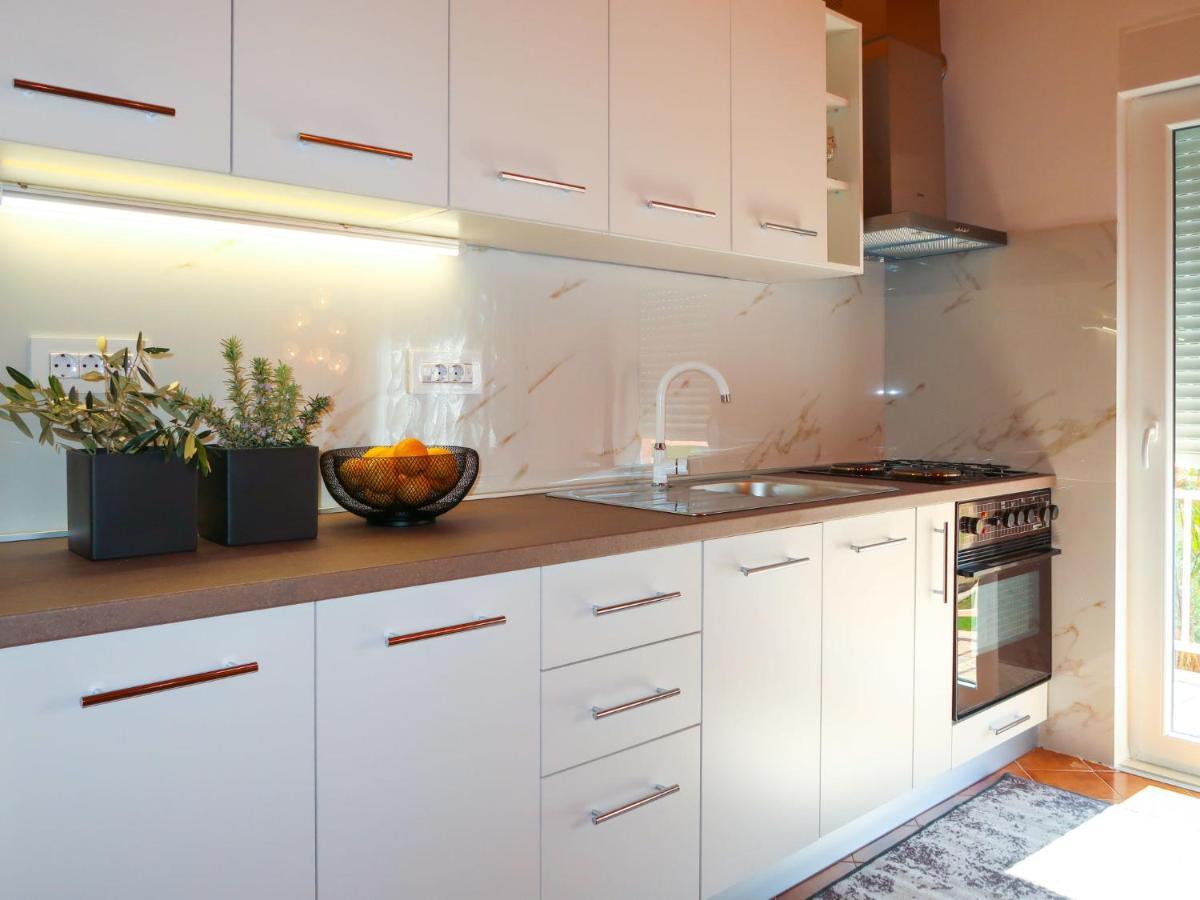 Holiday Home Noel - LBN433 Raša Buitenkant foto